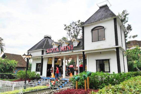 Kota Mini Lembang.jpg