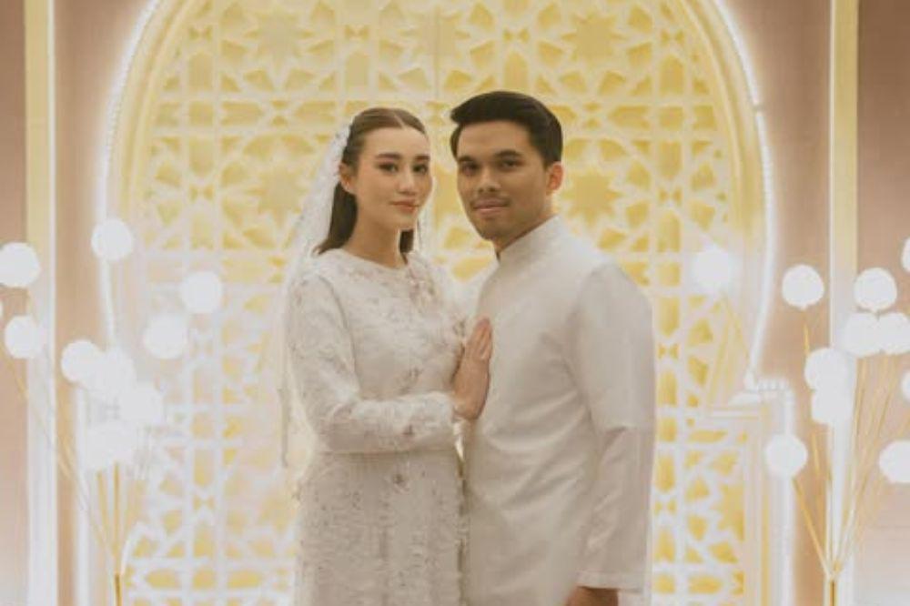 7 Foto Artis saat Tasyakuran Kehamilan, Serba Putih