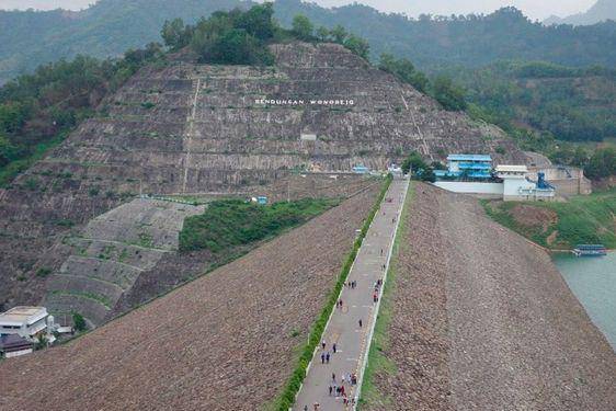 8 Tempat Wisata Kediri yang Punya Alam Asri dan Kaya Akan Religi