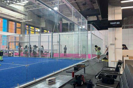 7 Sewa Lapangan Padel Surabaya dengan Fasilitas dan Suasana yang Fun