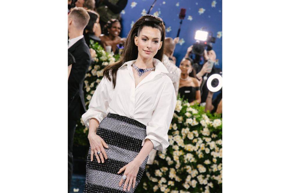 anne hathway met gala.jpg
