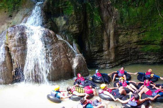 9 Tempat Wisata Pangandaran, Susuri Green Canyon yang Bikin Deg-degan!