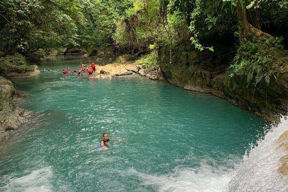 9 Tempat Wisata Pangandaran, Susuri Green Canyon yang Bikin Deg-degan!