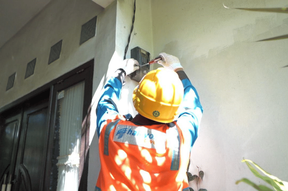 Meteran Listrik PLN di Rumah