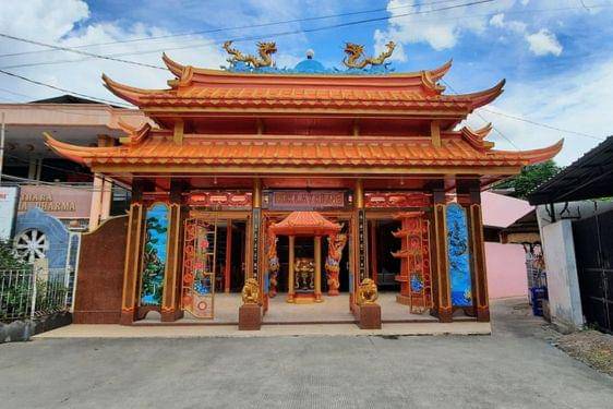 Klenteng Hok Lay Kiong.jpg