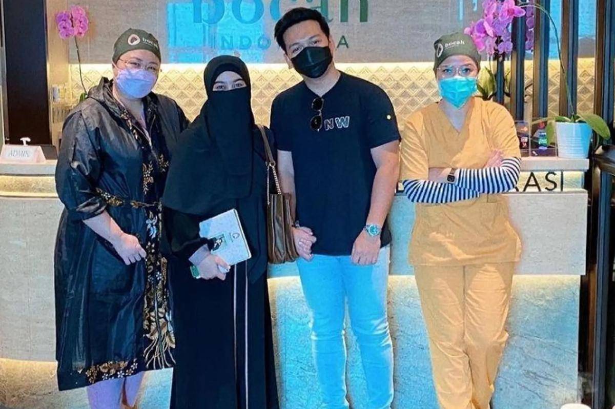 Dokter yang Berhasil Bantu Promil Para Artis