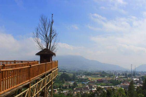 Gardu Pandang Kopeng.jpg