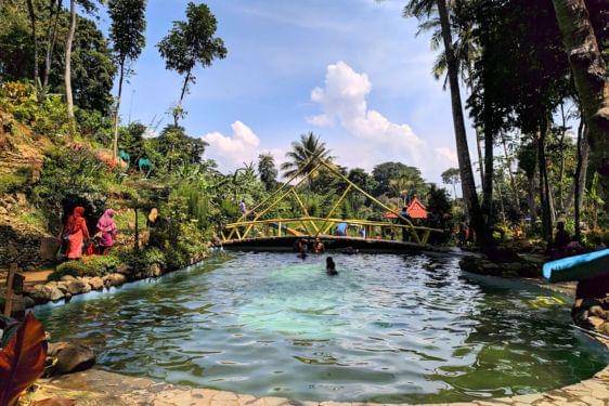 Mata Air Lembah Cibacang.jpg