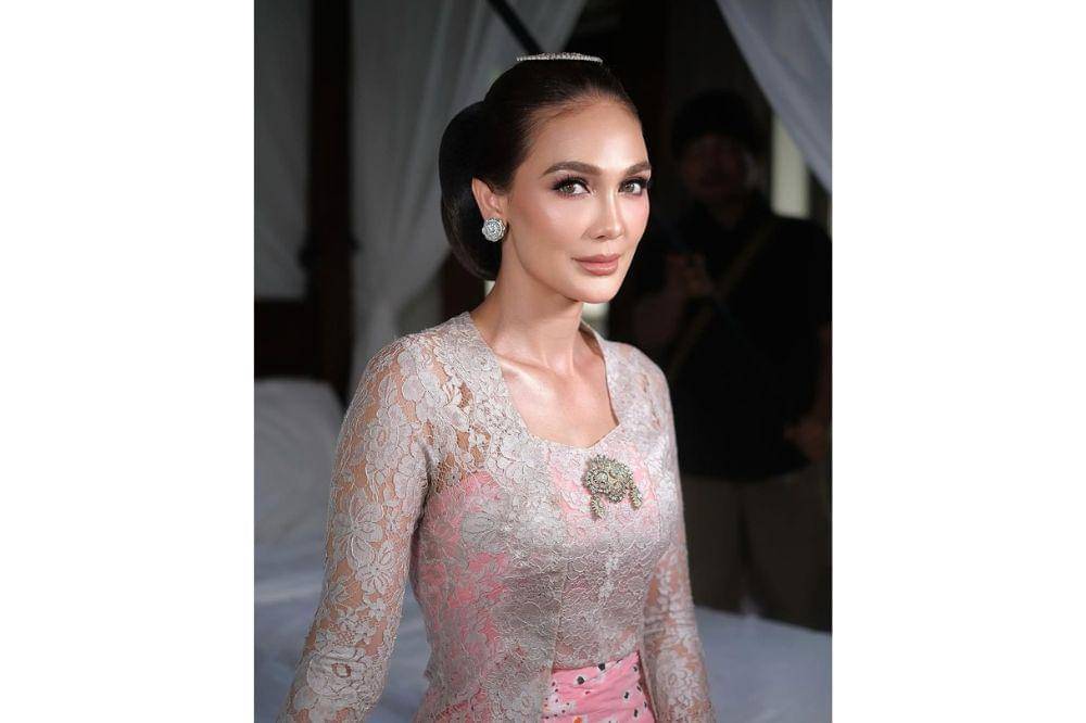 makeup pernikahan luna maya 2.jpg