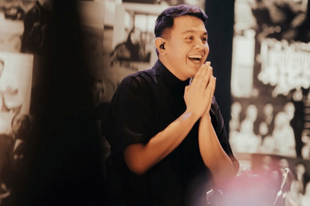 Lirik Lagu 'Sepatu' Tulus 