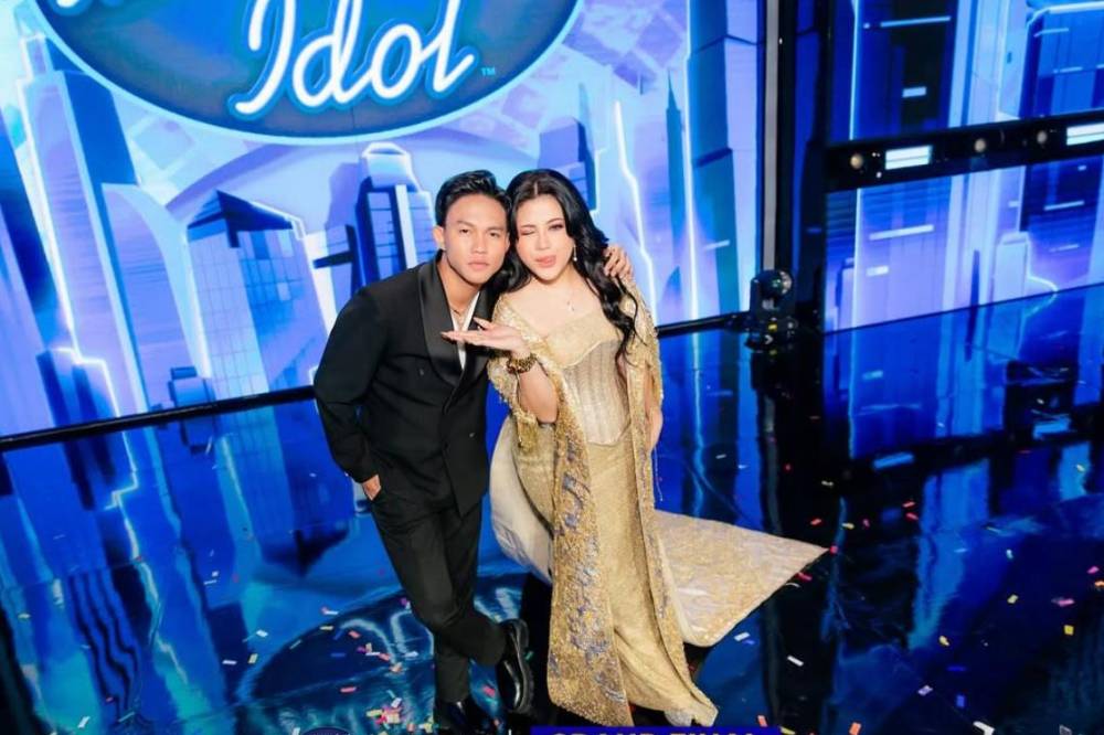 Fajar Noor dan Shabrina Leanor Indonesian Idol