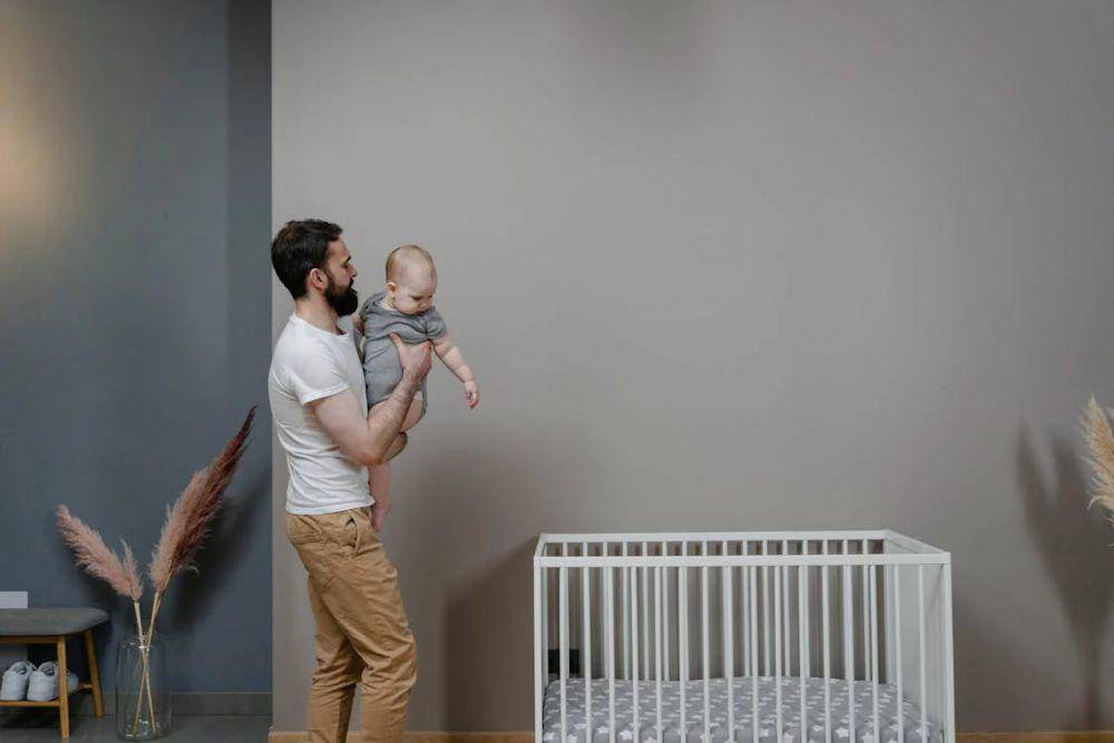 ilustrasi ayah dan anak (pexels.com/MART PRODUCTION)