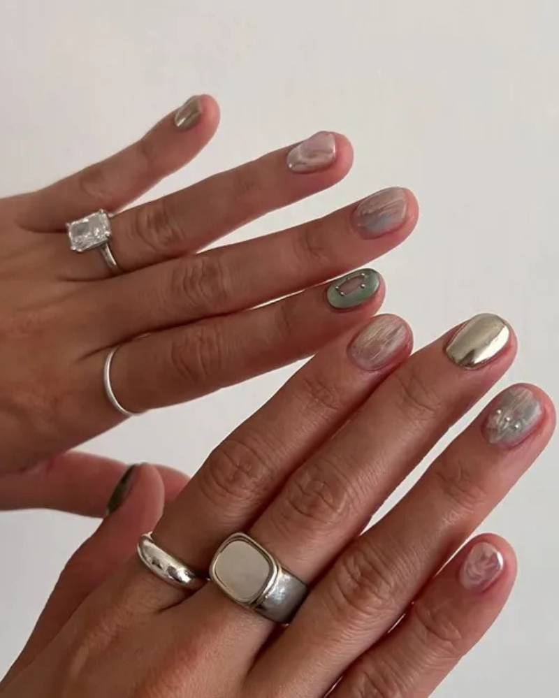 nails