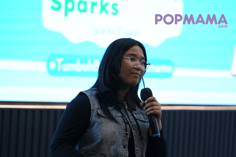 Kasih sedang bercerita