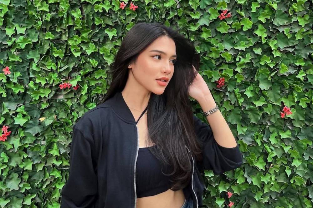 Davina Karamoy tak ingin menikah dengan artis aktor