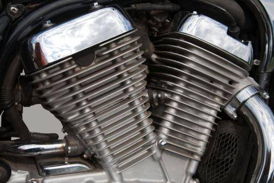 6 Penyebab Asap Hitam pada Motor, Benarkah Oli Jadi Masalah?