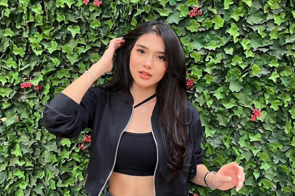Davina Karamoy tak ingin menikah dengan artis aktor