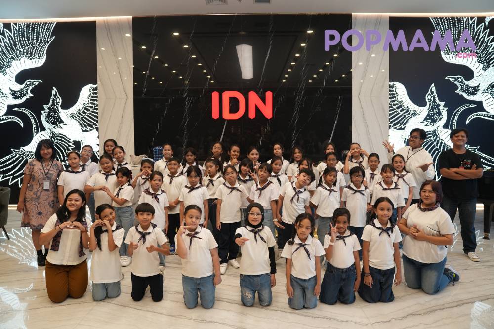Anak-anak Choir Cikal Serpong bersama Pelatihnya