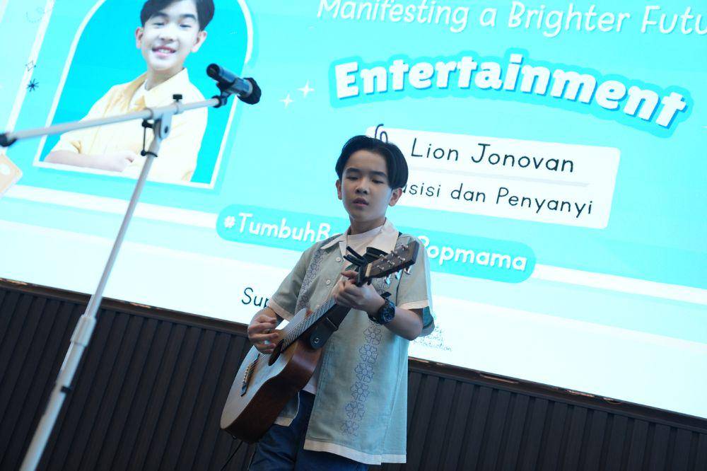 Lion suka makan kencur sebelum tampil