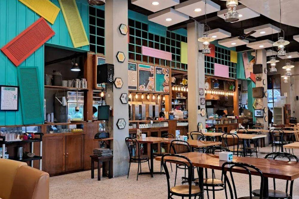 Coffee box - 10 Tempat Nongkrong di Medan yang Bikin Betah Berlama-lama.jpg