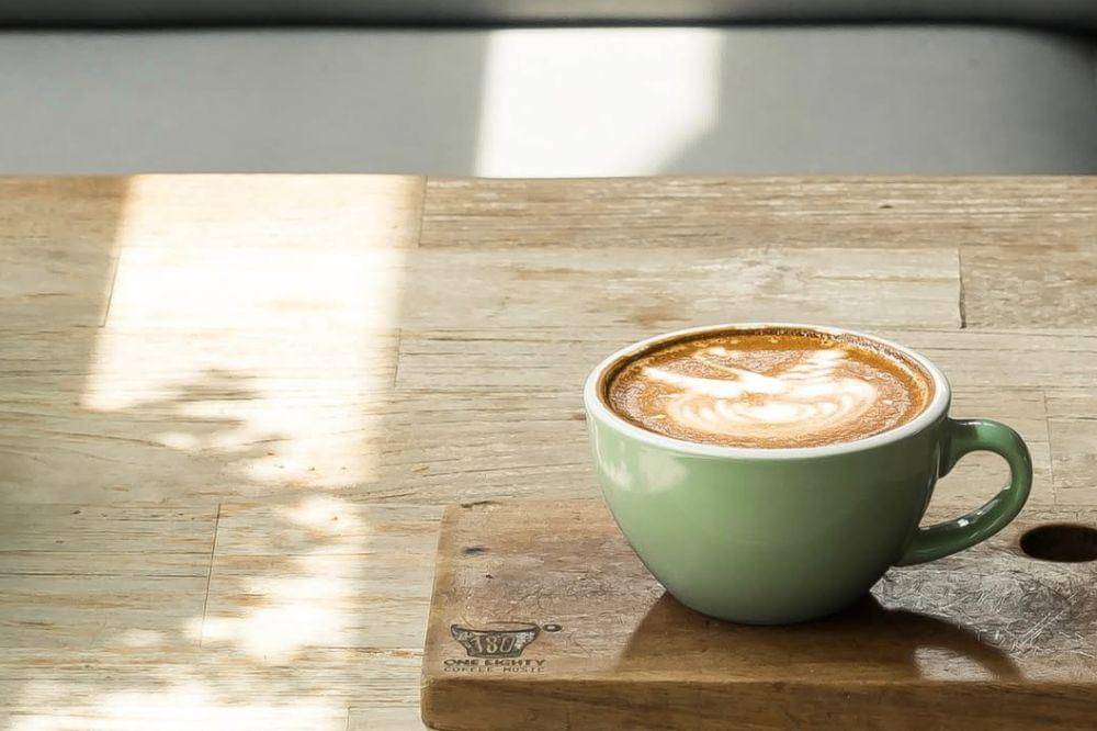 10 Tempat Ngopi di Bandung untuk Healing Sore Hari (3).jpg