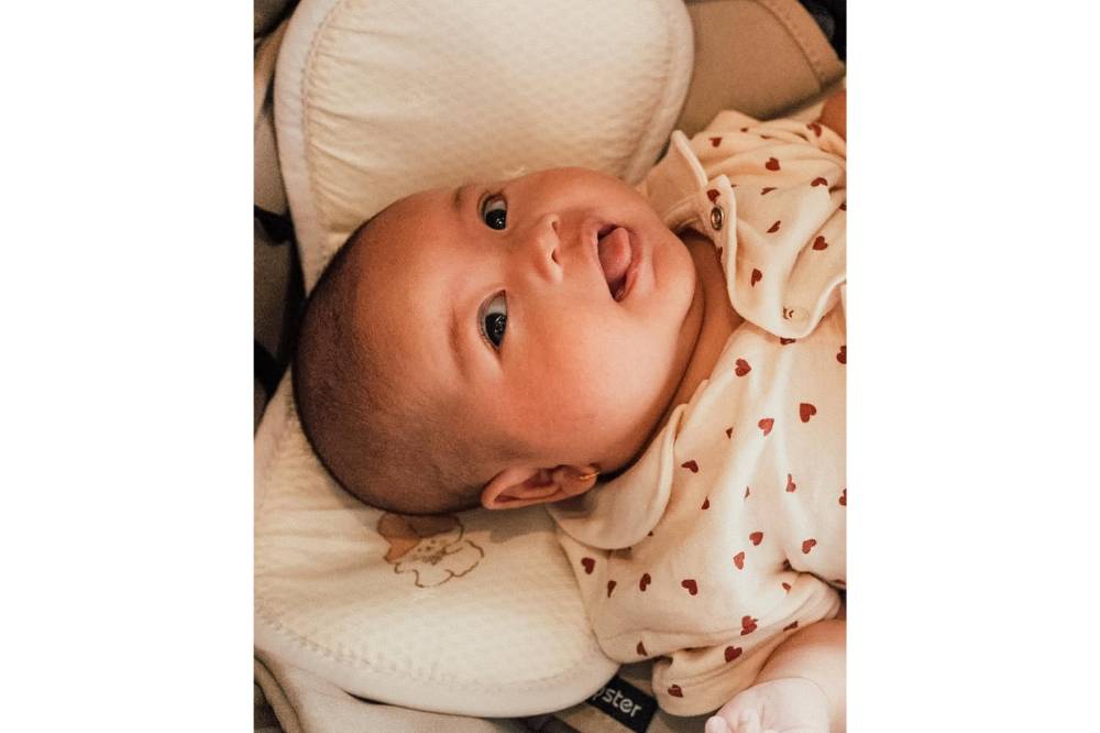 Foto Anak Gritte Agatha dalam Berbagai Ekspresi 5.png