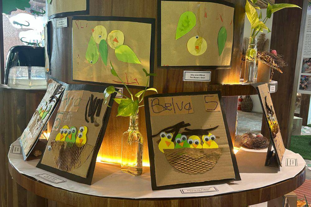 Karya seni burung murid Alam Atelier Preschool