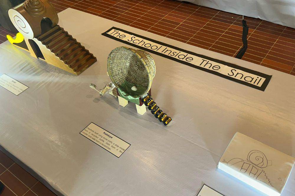 The school inside the snail
