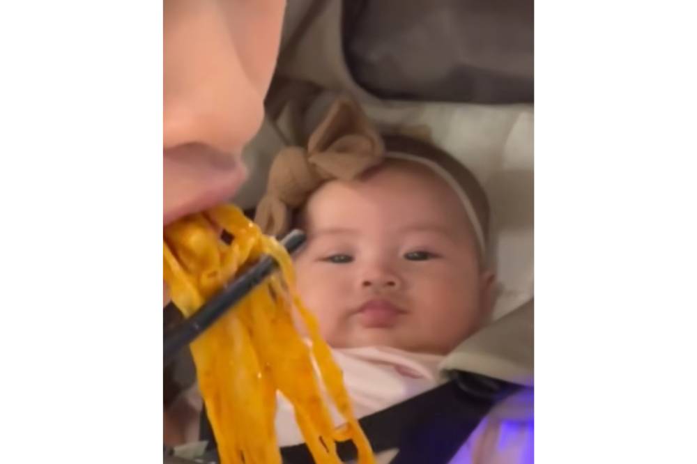 Foto Anak Gritte Agatha dalam Berbagai Ekspresi 6.png