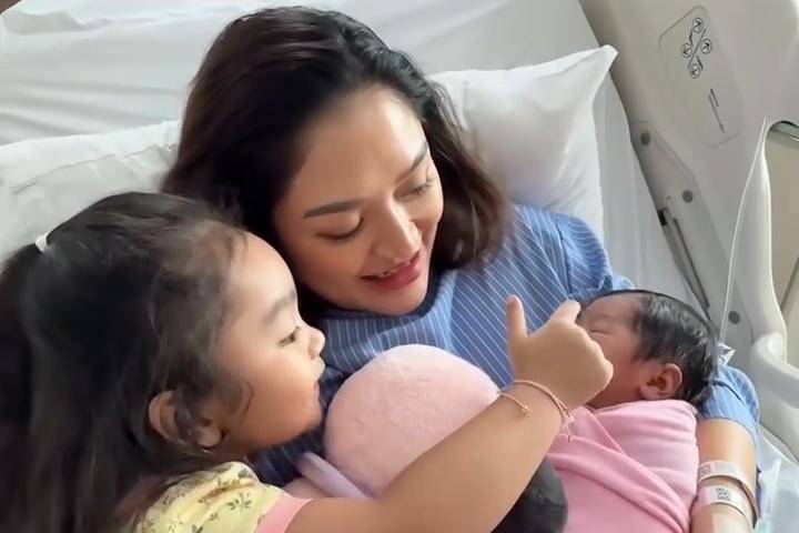 Anak Kedua Siti Badriah (4).jpg