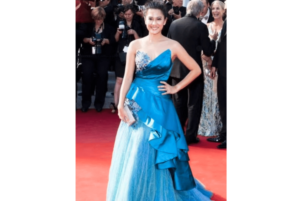Dian Sastro di Festival Film Cannes.png