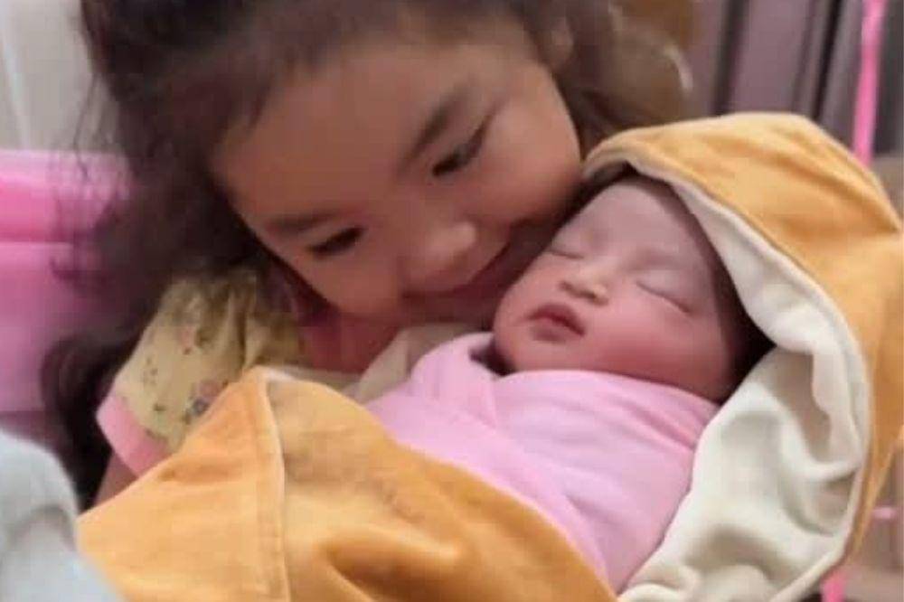 Xandraya Anak Kedua Siti Badriah