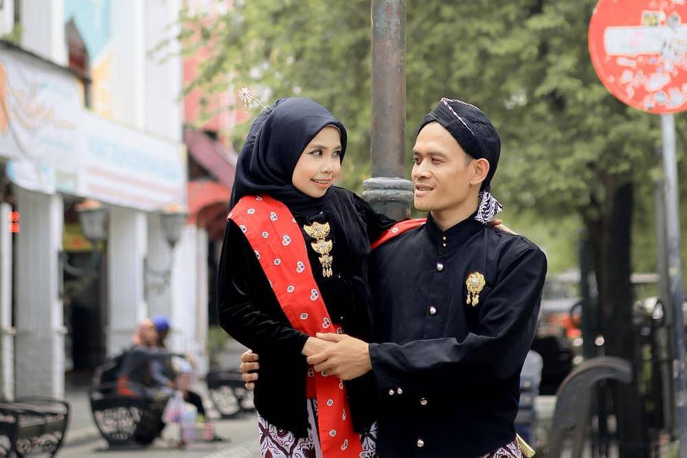 suami lolly unyu, robi kamas