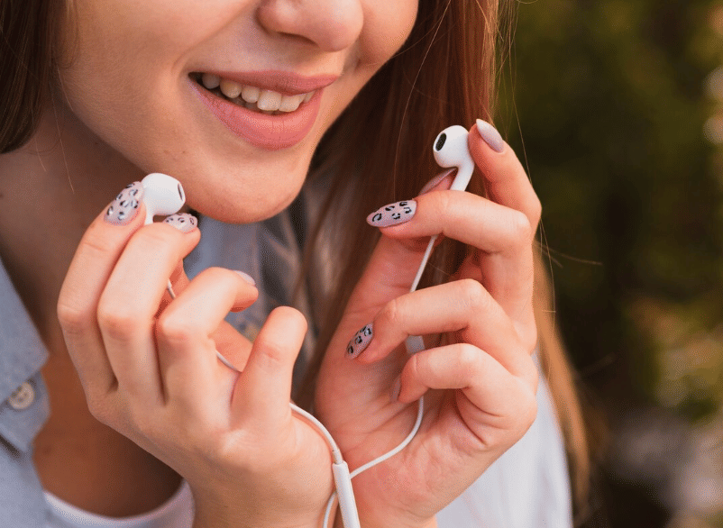 TWS Mulai Ditinggalkan Gen Z, Tren Earphone Kabel Kembali Diminati 