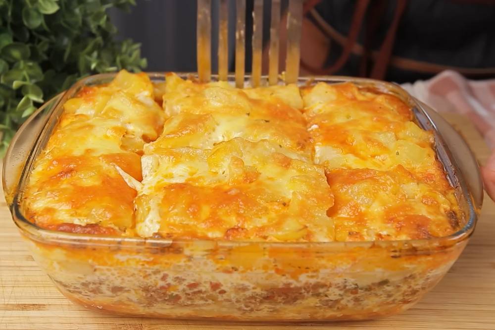 Mashed potatoes bolognese