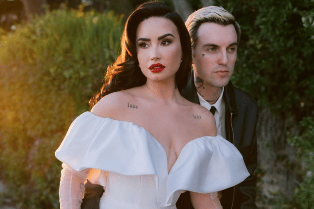 Demi Lovato Menikah dengan Jutes dalam Perayaan Romantis di California 1.png