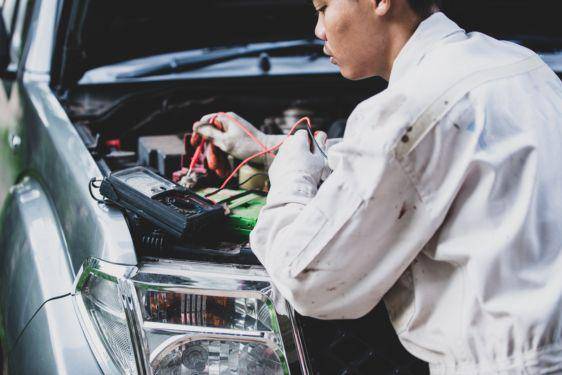 9 Penyebab Aki Mobil Tekor Padahal Masih Baru, Wajib Kamu Waspadai! 6.jpg
