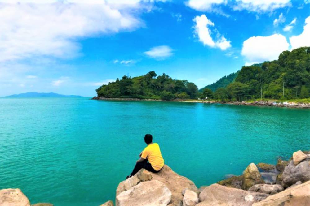 15. 15 Pantai di Lampung yang Menarik Dikunjungi Bersama Keluarga.png
