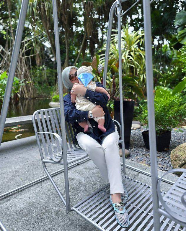 foto anak syahrini dan reino barack bersama kakek dan neneknya (4).jpg