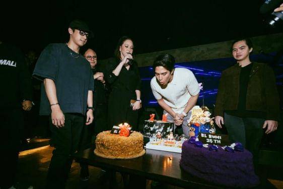 13 Foto Transformasi El Rumi dari Kecil hingga Sekarang