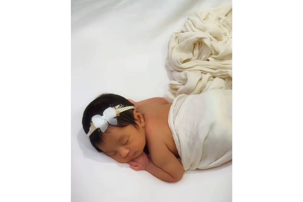 Newborn Photoshoot Anak Kedua Siti Badriah 4.png