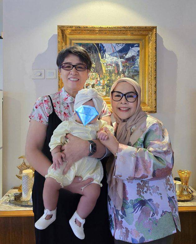foto anak syahrini dan reino barack bersama kakek dan neneknya (6).jpg