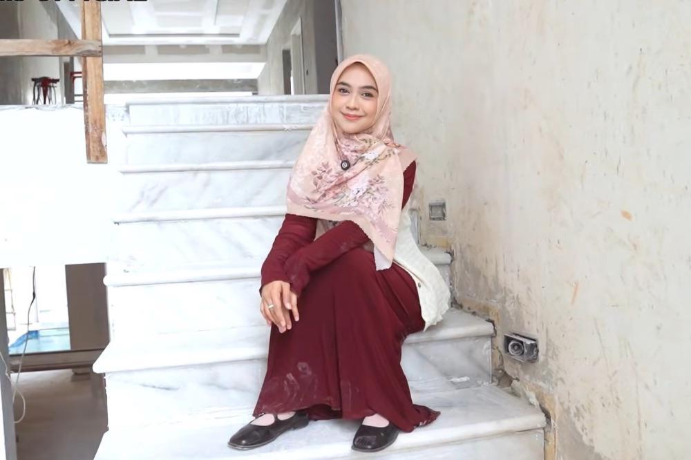 5 Progres Rumah Baru Ria Ricis untuk Moana, Mulai Terpasang Keramik