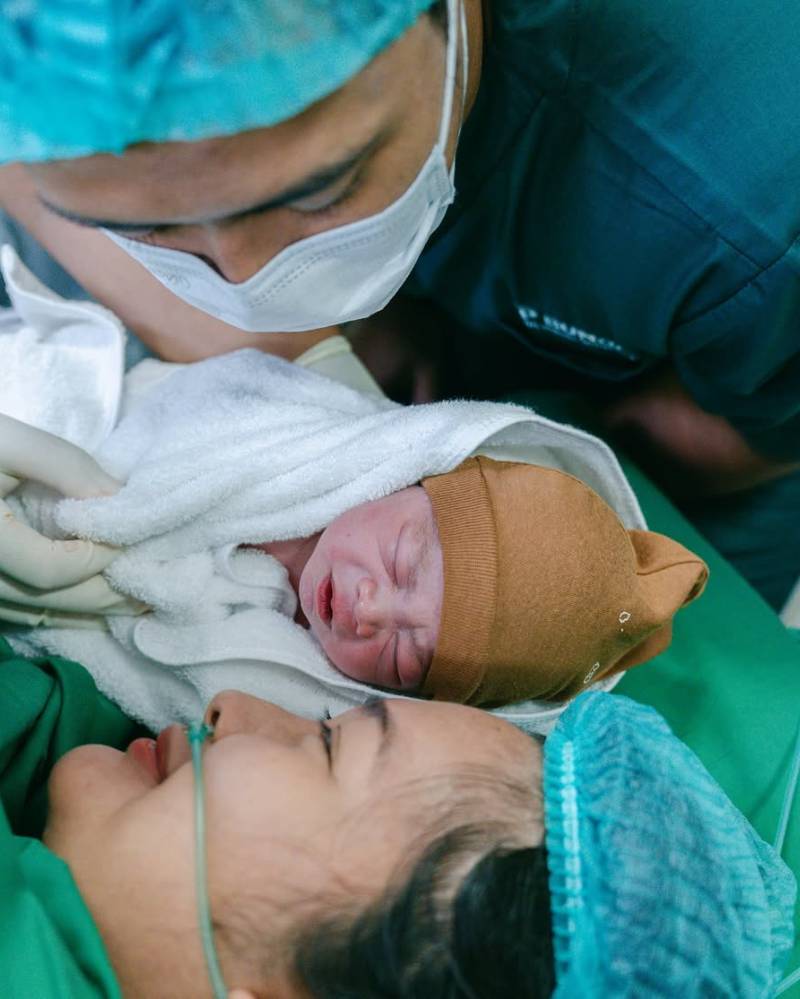 Momen pertama kali Baby Meru hadir dalam keluarga.png