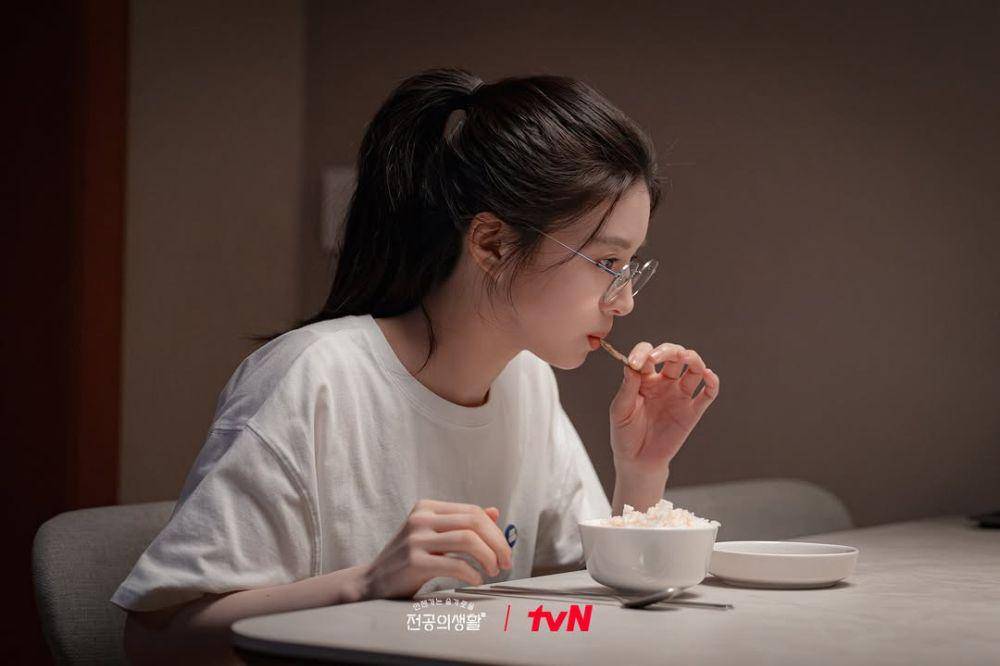 Potret Go Yoon Jung 8.jpg