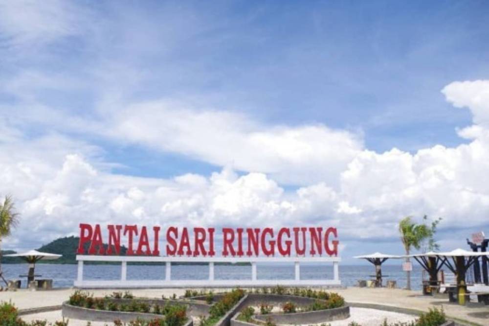 11. 15 Pantai di Lampung yang Menarik Dikunjungi Bersama Keluarga.png