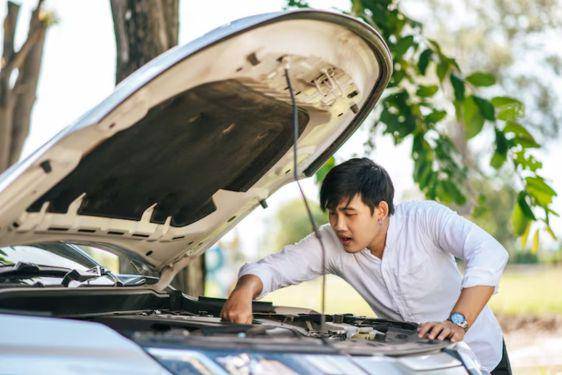 6 Penyebab Mobil Tersendat-sendat Saat Jalan Pelan, Jangan Dibiarkan!