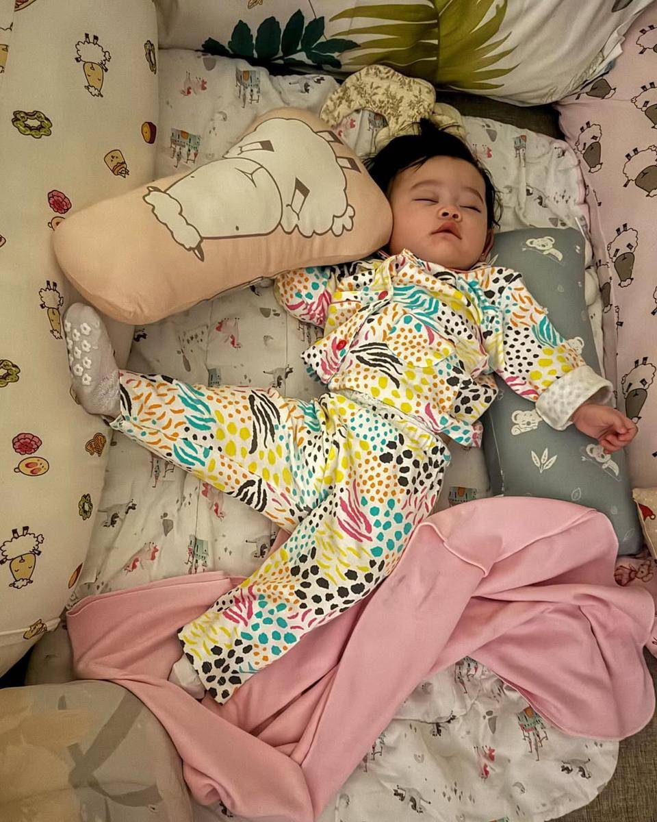 Foto Biel Anak Denny Sumargo dan Olivia dalam Berbagai Ekspresi (6).jpg
