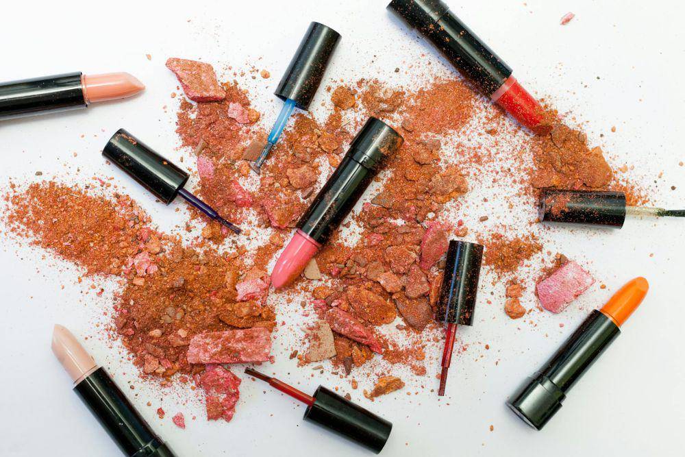 ilustrasi produk kosmetik lipstick (pexels.com/Dan Cristian Paduret