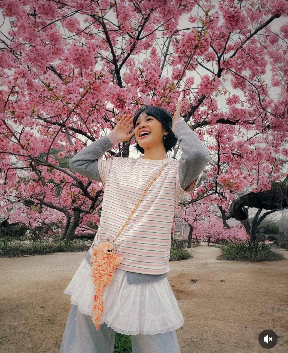 Fashion tumpuk ala Andien